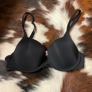 Victoria Secret T-shirt push up full coverage bra